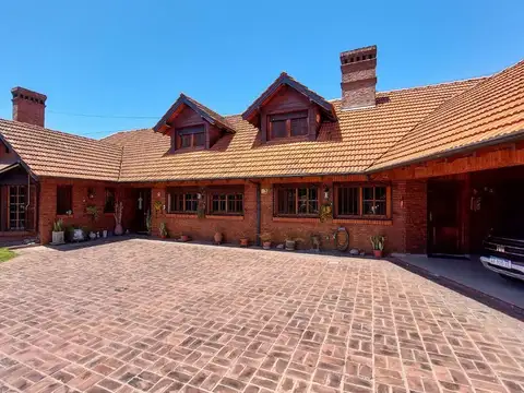 VENTA CASA CON QUINCHO PILETA EN PACHECO