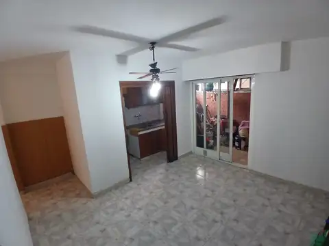 Ramón Lorenzo Falcón 1500, Piso 1