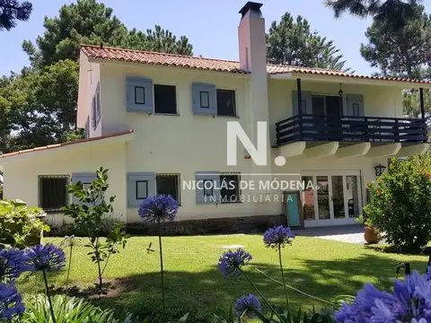 Casa en Venta en Playa Mansa, USD 990.000