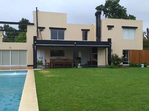 Casa en Alquiler en Haras Santa María, USD 1.700