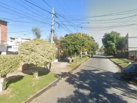 Constituyentes e/ Leopoldo Lugones y Tacuarí
