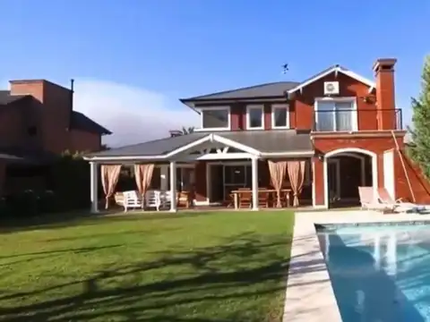 Venta de casa en Bo Septiembre APTA CREDITO