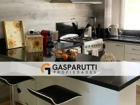 Casa en Alquiler Temporal con 4 cocheras