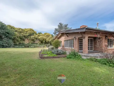 Casa en Venta con 3 cocheras