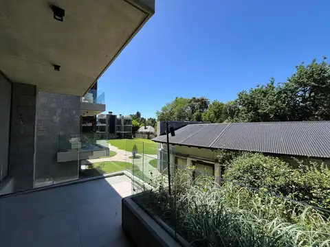 Departamento de dos dormitorios, balcón con parrillero y amenities en Fisherton Park, Rosario