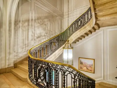 Venta de oficinas en Microcentro, 1933 m²,  edificio comercial.