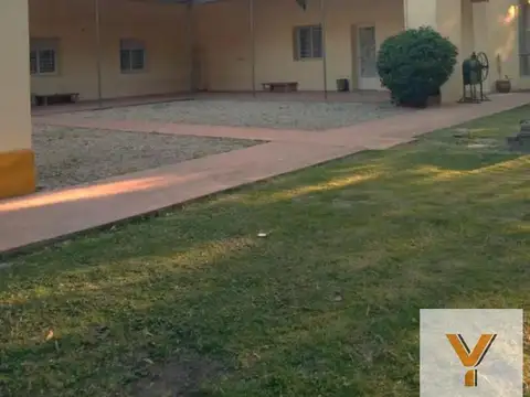 Edificio Comercial en venta - 10 Dormitorios 7 Baños - Berisso