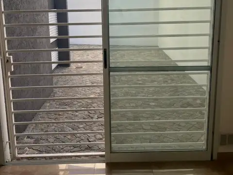 Depto Tipo Casa en Venta con 2 cocheras