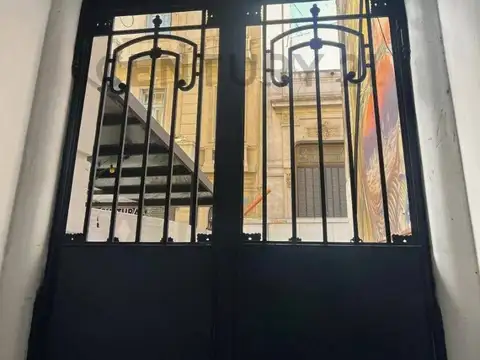 HERMOSO GALPON EN ALQUILER UBICADO EN EL CORAZON DE SAN TELMO