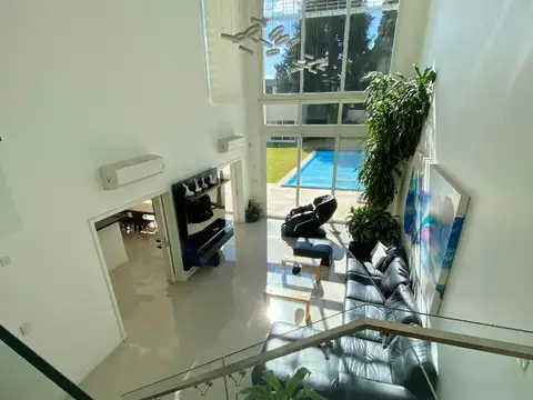 Casa 6 ambientes con 3 baños