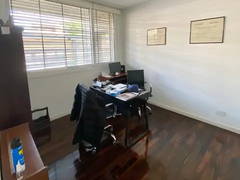 IMPONENTE CASA EN VENTA EN RAMOS MEJIA SUR