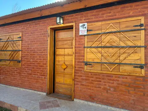 Casa en Alquiler con 1 cochera