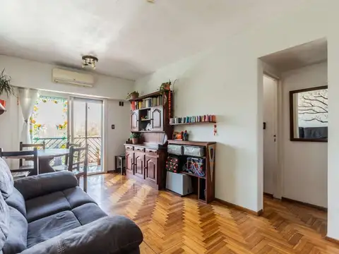 Departamento de 3 Ambientes con Balcón en Venta. Caballito.