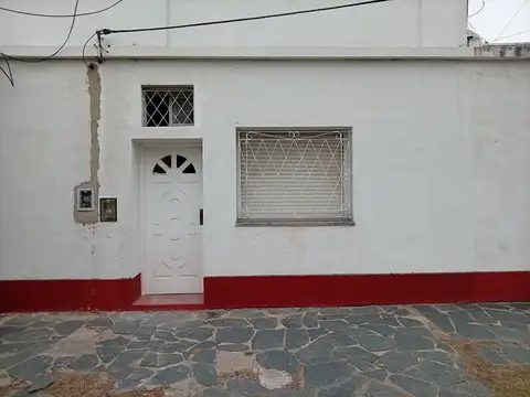 ¡Hermoso PH 2 ambientes al frente sin expensas! Impecable en Haedo
