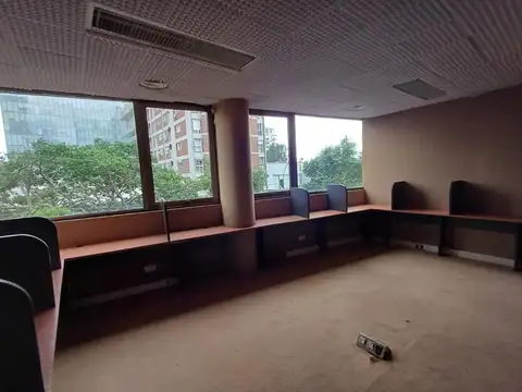 Oficina en alquiler sobre Avenida Libertador