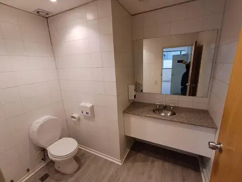 Oficina en Alquiler en Olivos Vías/Río, USD 4.500