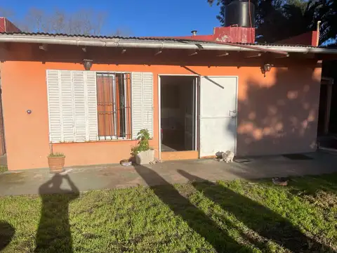 Casa 2 ambientes con 2 baños
