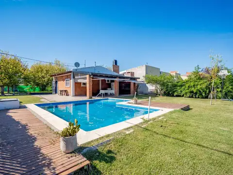 Casa en Venta con 1 cochera