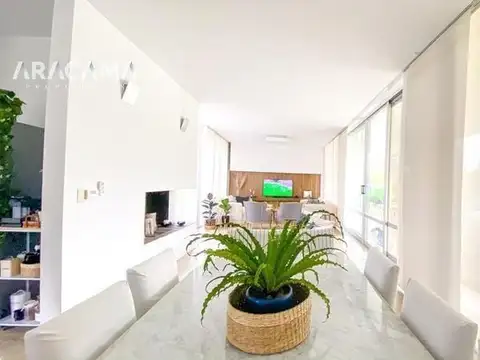 Casa 4 ambientes con 3 baños