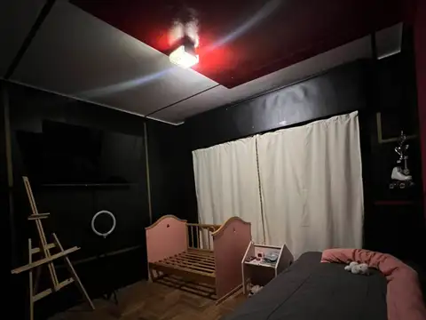 Casa 8 ambientes con 2 baños