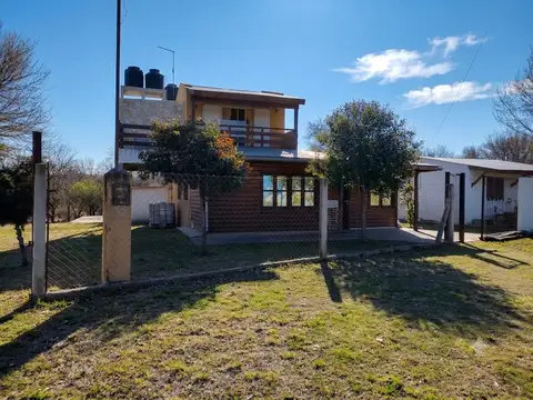 Casas   Cabañas a la venta en Cosquín. (C480)