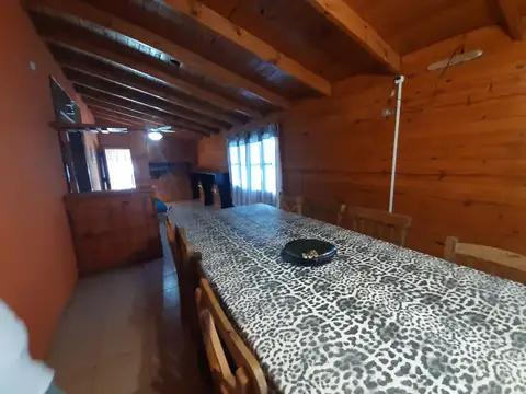 Casa 10 ambientes con 4 baños