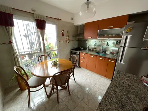 Depto Tipo Casa 3 ambientes con 2 baños