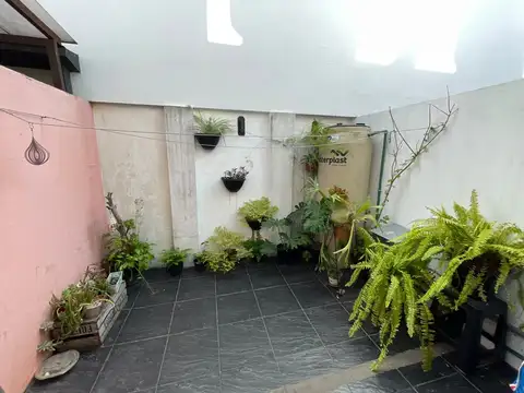 PH DE 3 AMBIENTES 83 M2  - EN VENTA - VILLA SARMIENTO - PATIO Y PARRILLA - COCHERA DESCUBIERTA