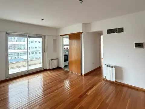 Alquiler 1 dormitorio, semi vista al rio, excelente zona, impecable estado. radiadores