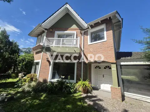 Venta de Casa 4 amb barrio cerrado maria elena, seguridad ,piscina 3 dormitorios