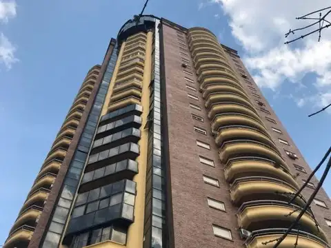 Paunero 1000, Piso 17