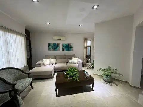 Vendo Casa en Barrio las Cortaderas I, Guaymallén