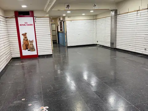 Local en Venta Via Púb.