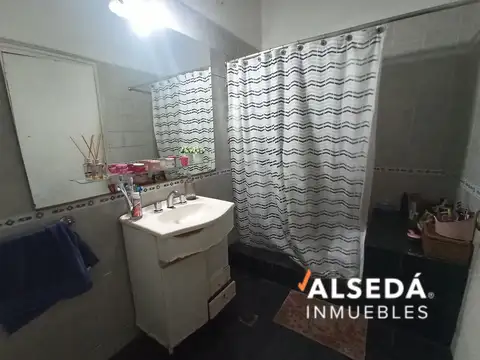 Depto Tipo Casa 5 ambientes con 1 baño