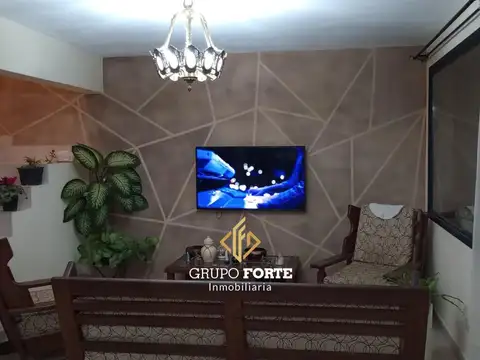Casa 5 ambientes con 3 baños
