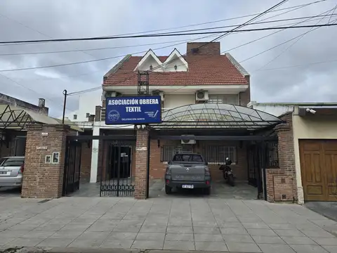 Oficina en Venta con 5 cocheras