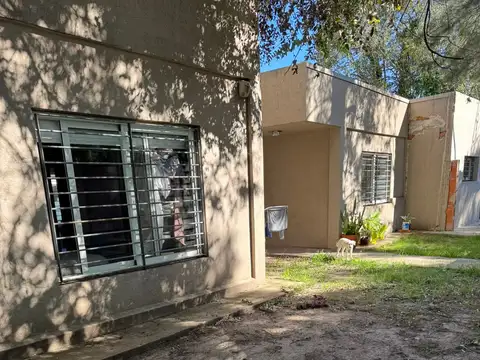 Casa 5 ambientes con 1 baño