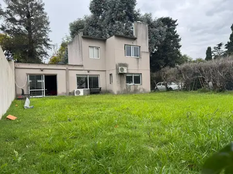 Zona triangulo excelente casa funcional , muy buena ubicación + departamento independiente