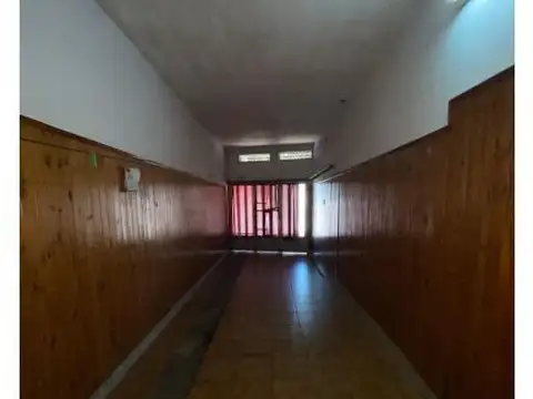 Casa 7 ambientes con 1 baño