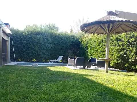 Casa 7 ambientes con 3 baños