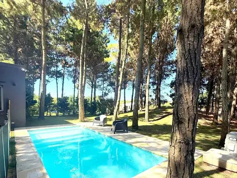 CASA EN COSTA ESMERALDA SENDEROS 4 CON PISCINA