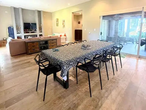 CASA EN COSTA ESMERALDA SENDEROS 4 CON PISCINA