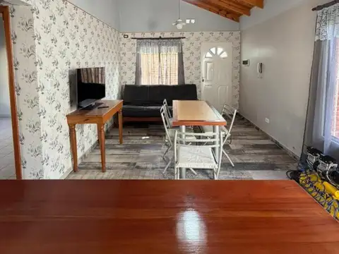 Depto Tipo Casa en Alquiler de 3 ambientes