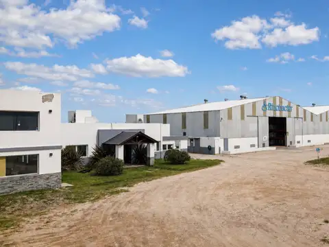 NAVES INDUSTRIALES EN VENTA EN NECOCHEA SOBRE RUTA