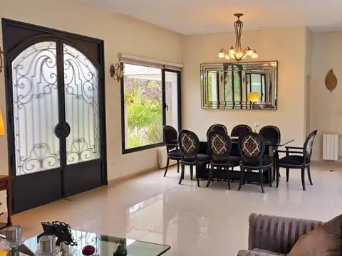 Casa en Venta en Santa Genoveva, USD 1.080.000