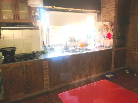 Casa en Venta con 3 cocheras