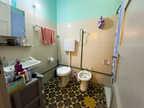 Casa 4 ambientes con 1 baño