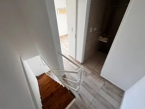 Casa 2 ambientes con 1 baño