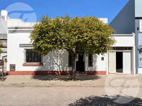 CASA CÉNTRICA EN SAN PEDRO CON JARDÍN Y GRAN POTENCIAL DE DESARROLLO – 272 M² FOT 2 - APTO CREDITO