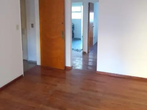 DEPARTAMENTO UN DORMITORIO cercaPLAZA MORENO ,1 cuadra de 12